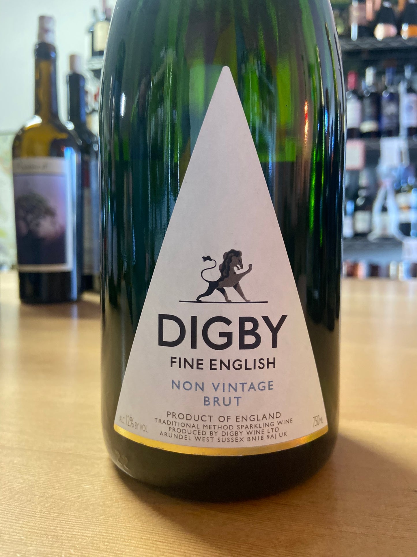 DIGBY FINE ENGLISH NV Brut Sparkling Wine (Kent, England)