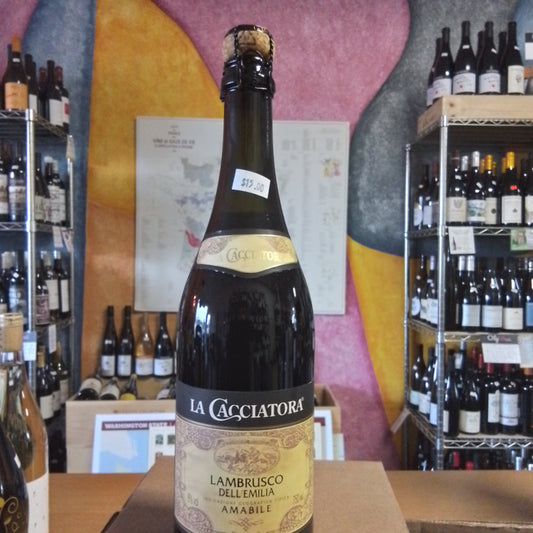 LA CACCIATORA NV Lambrusco dell'Emilia Amabile (Emilia-Romagna, Italy)