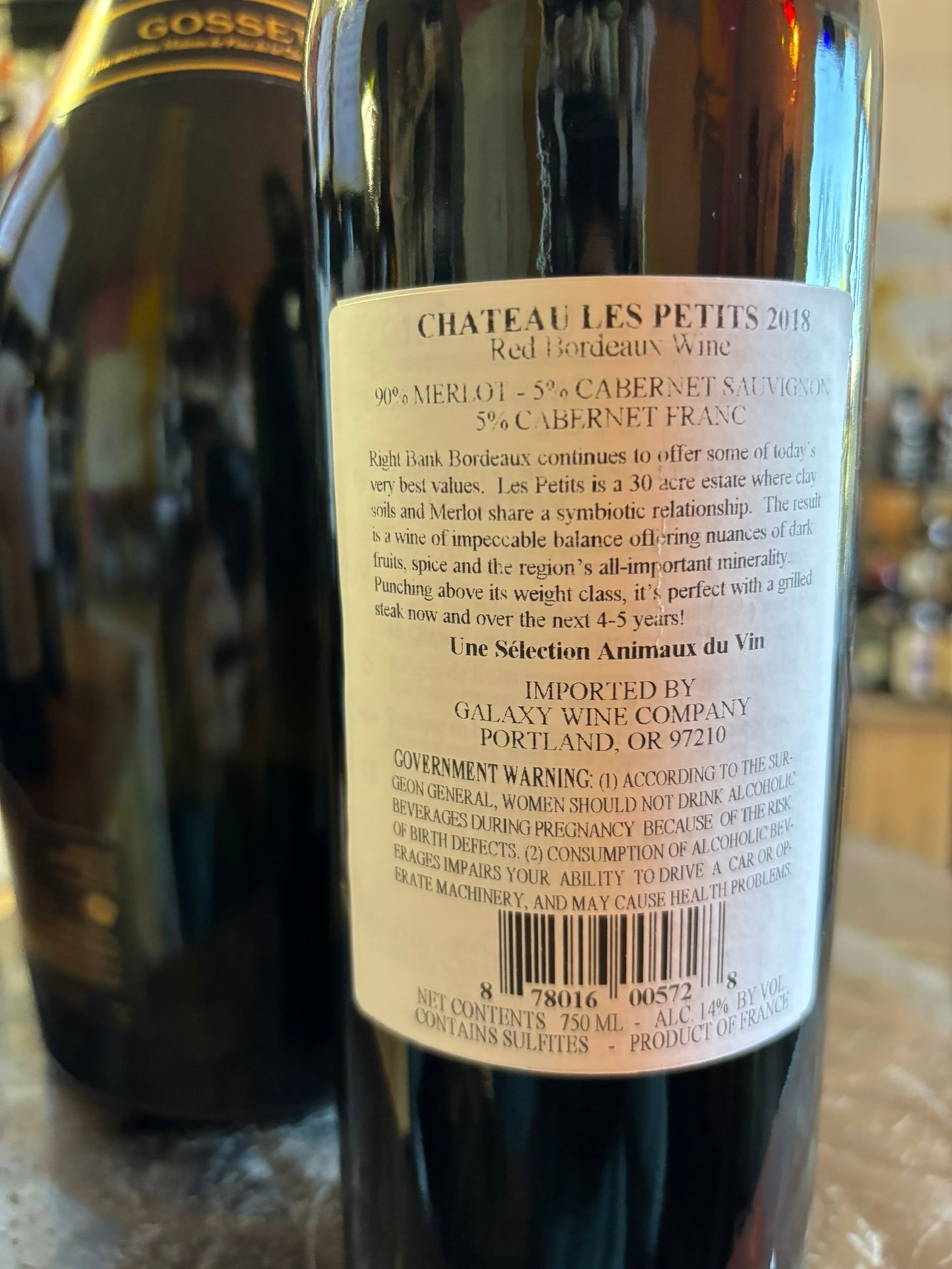 CHATEAU LES PETITS 2018 Red Blend (Bordeaux, France)